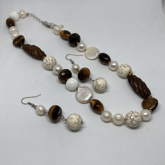 Brown & Beige Necklace Set - Picture 3 of 7